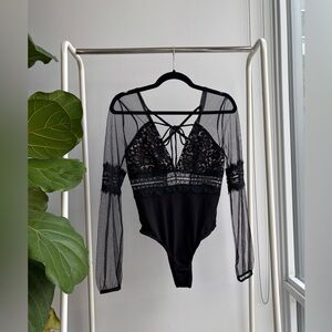 FOREVER 21 | Sheer Lace Bodysuit M